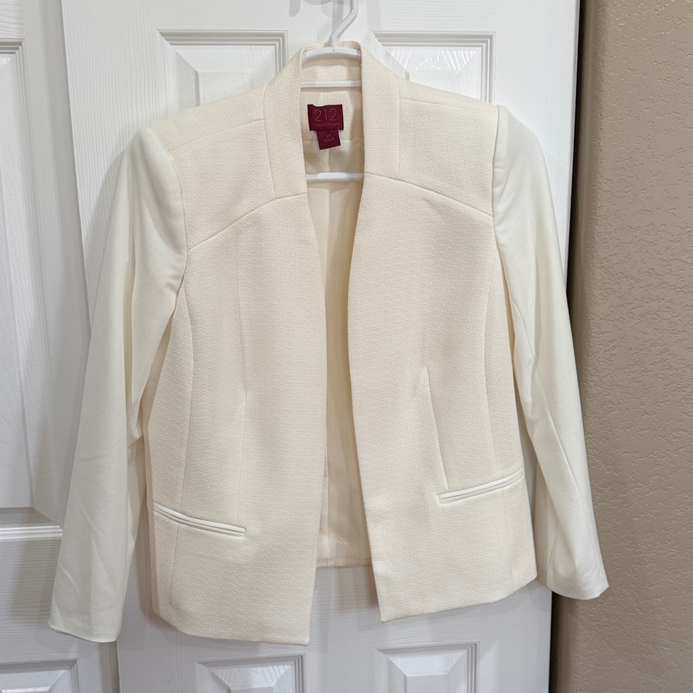 212 Collection Women's Ivory with white sleeves Blazer size 14